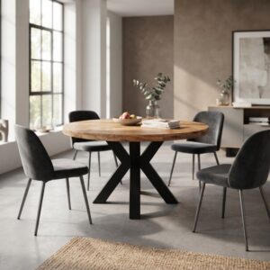 Moderne ronde eettafel mangohout met comfortabele grijze velours stoelen in een strak en licht interieur