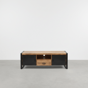 Industrieel TV dressoir Bas 150 cm breed in een modern interieur met een televisie aan de muur en een grijze bank.